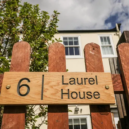 בית נופש Laurel House וויטבי