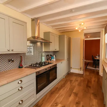 Laurel House Tatil Evi