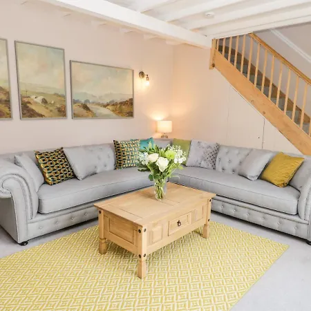 Holiday home Laurel House