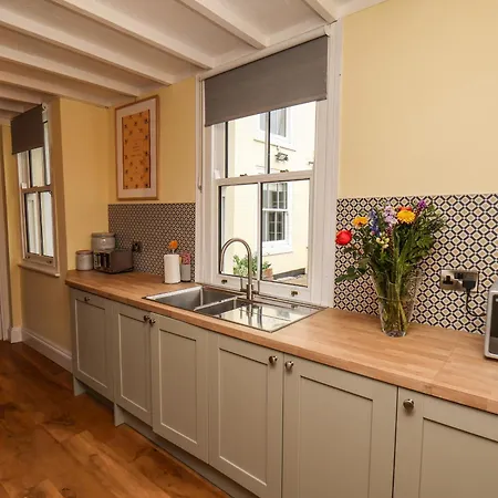 Laurel House * Whitby